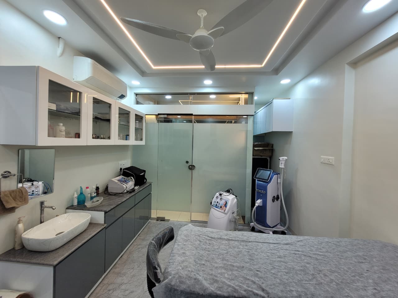 Ved Ayurved Clinic storefront, Tidke Colony, Nashik